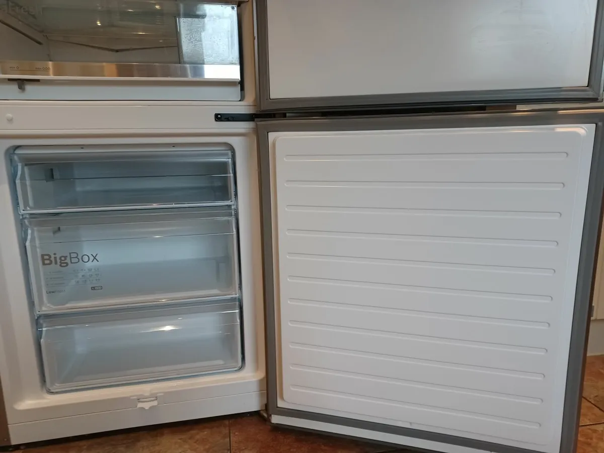 Bosch Fridge freezer - Image 4