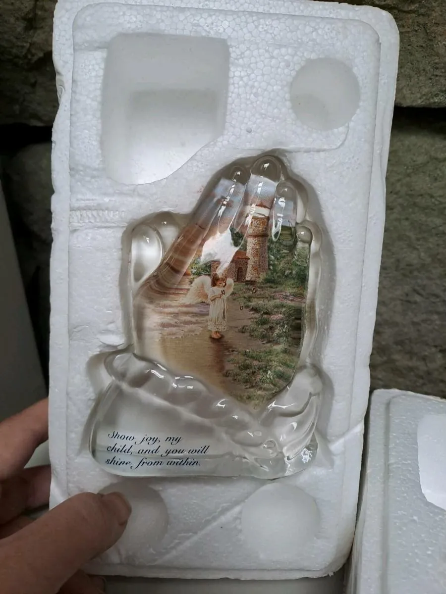 4 Religious sculptures - Image 1