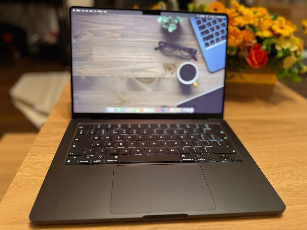 Macbook Pro 14” M4 Pro 24 GB 512 SSD - Image 2
