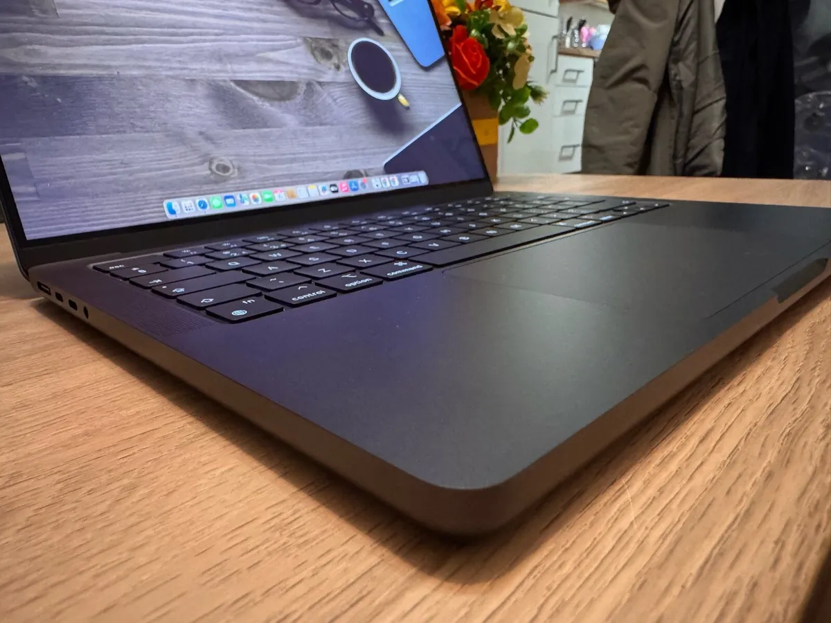 Macbook Pro 14” M4 Pro 24 GB 512 SSD - Image 3