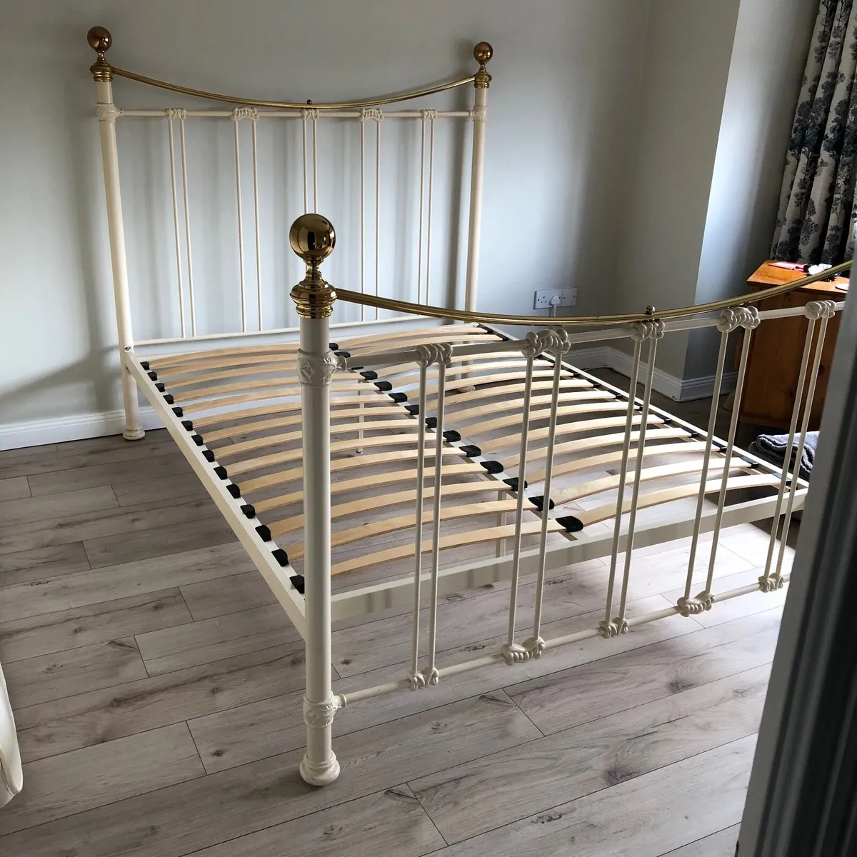 Bed frame - Image 2