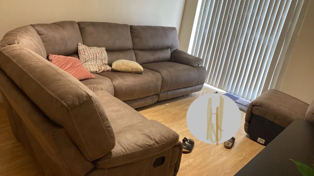 Corner couch - Image 2