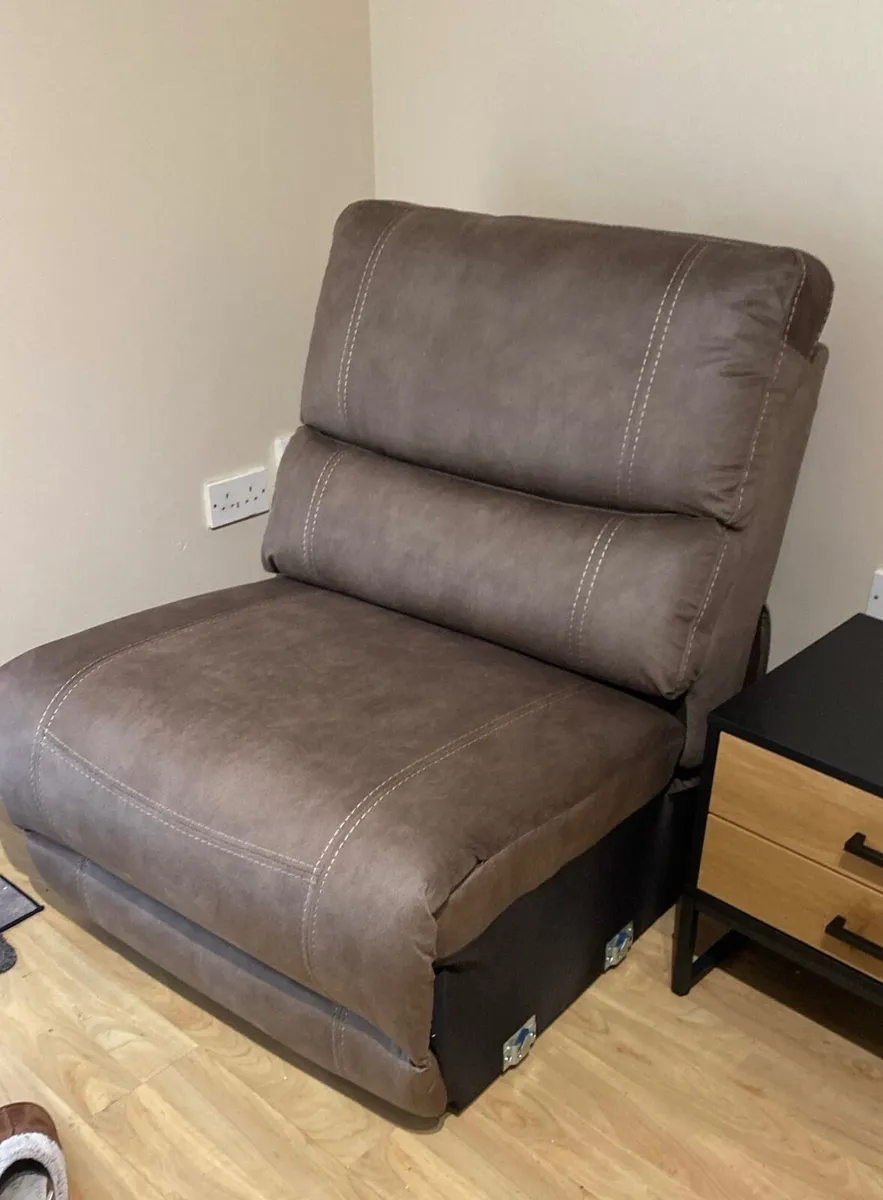 Corner couch - Image 3