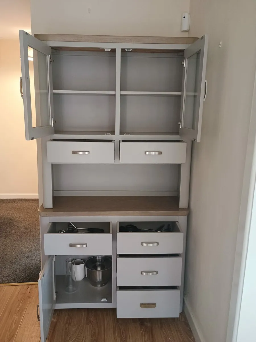 Cabinet - Image 2