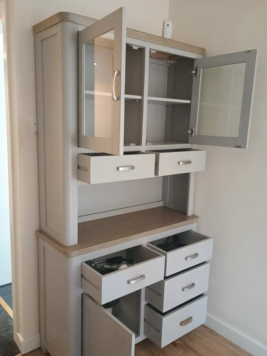 Cabinet - Image 3