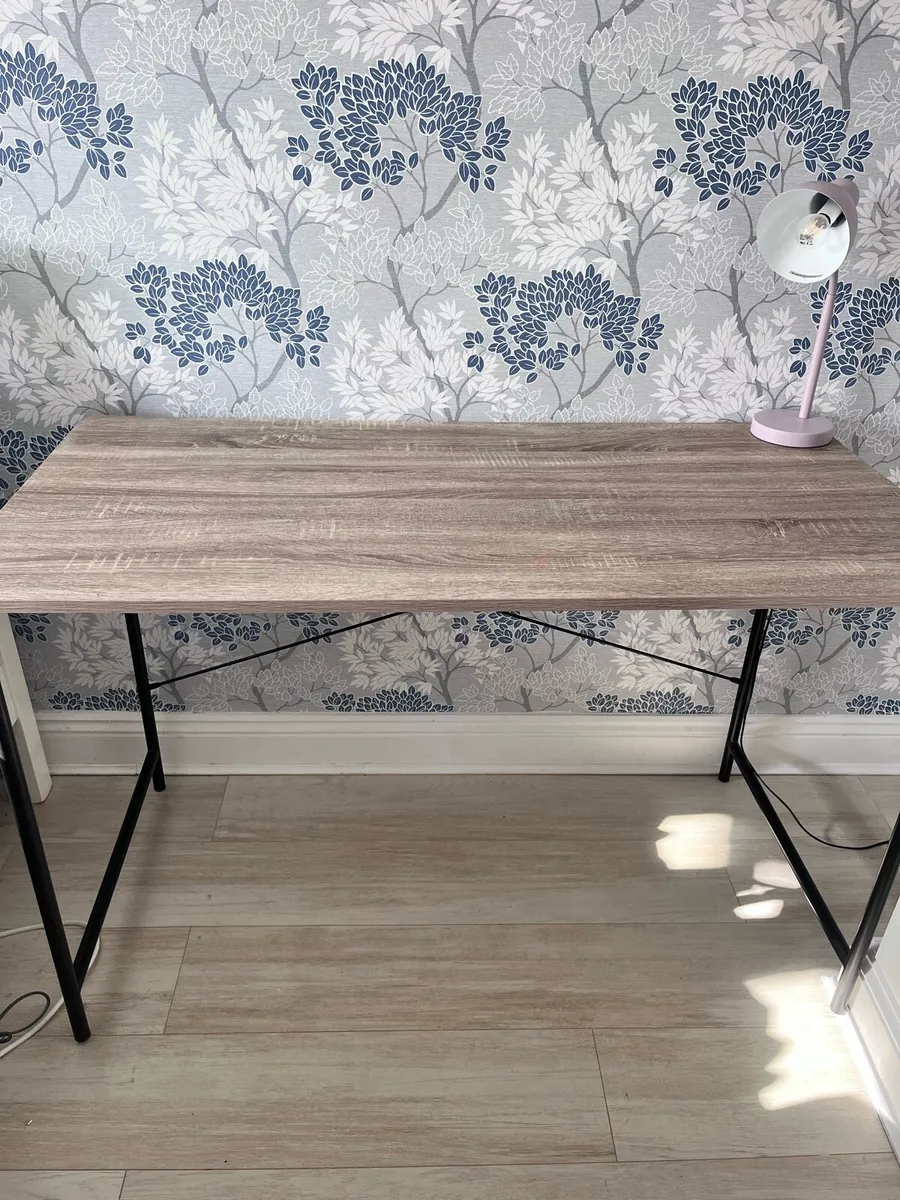 Office desk - Image 1