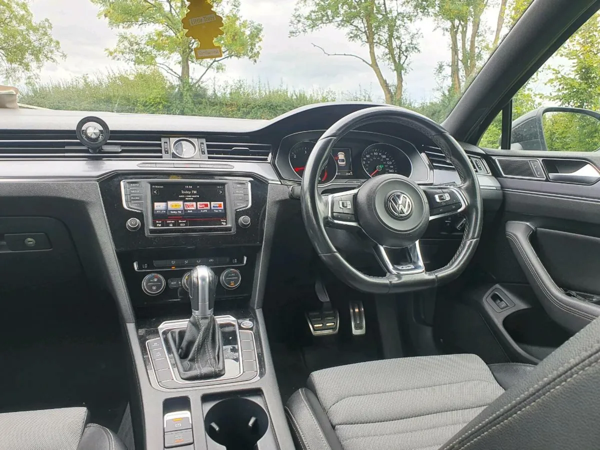VW PASSAT R-LINE 2.0 LTR 2016 - Image 2