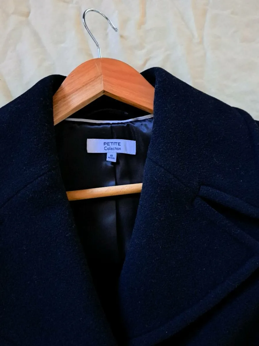 Ladies coat. - Image 2