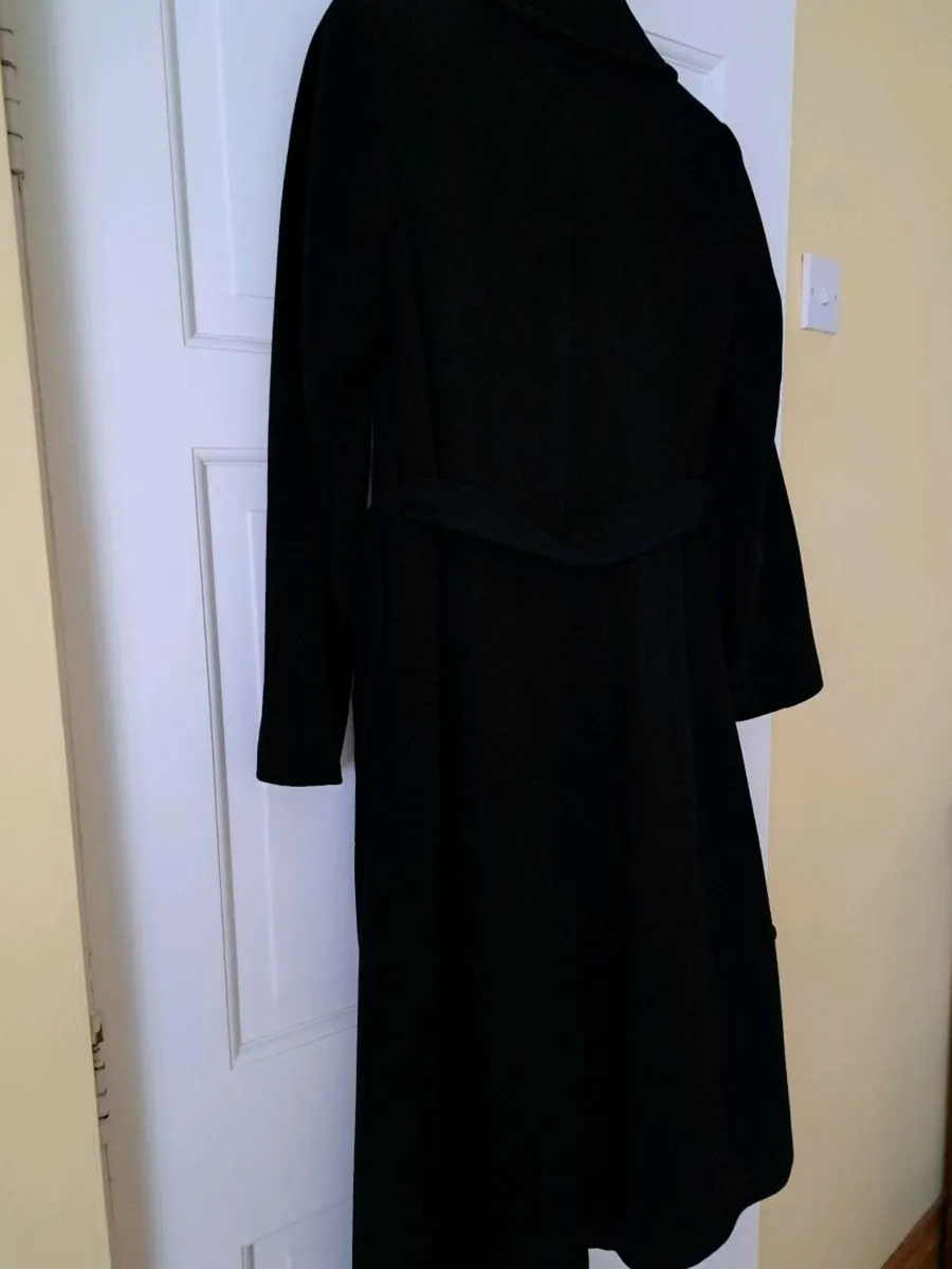 Ladies coat. - Image 3