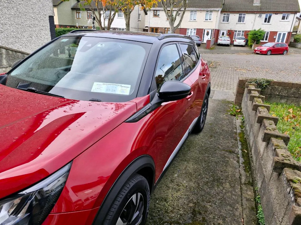 Peugeot 2008 1.2 - Image 1