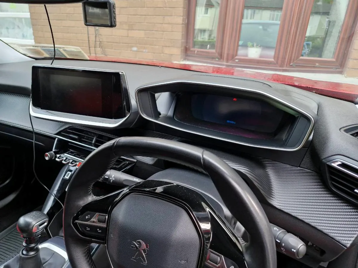 Peugeot 2008 1.2 - Image 4