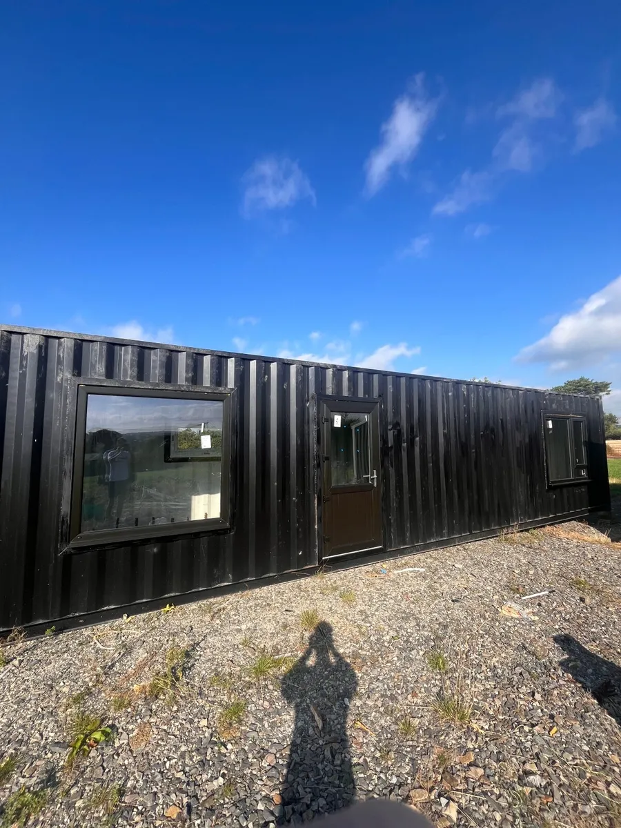 Shipping container - Image 1