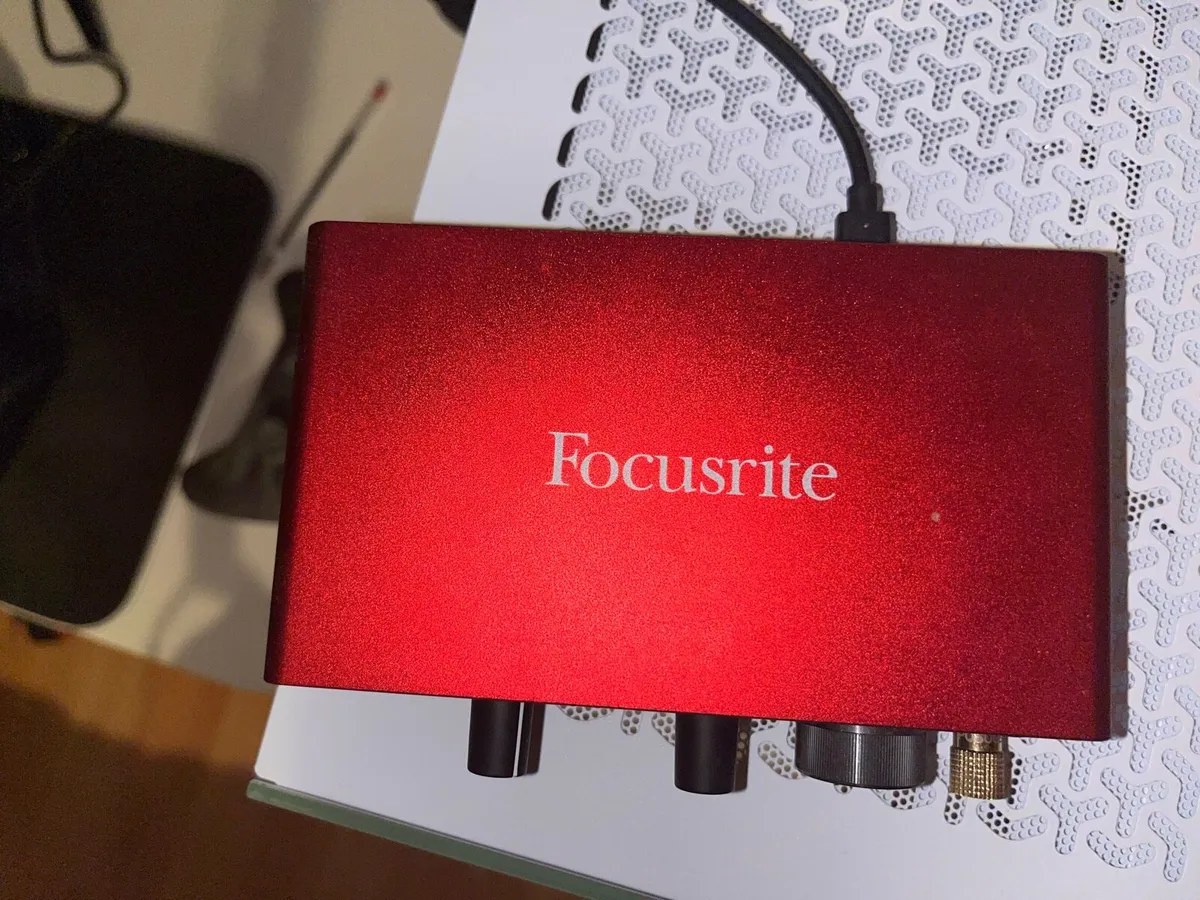 Focusrite Scarlett solo 3rd gen usb audio interfac - Image 2