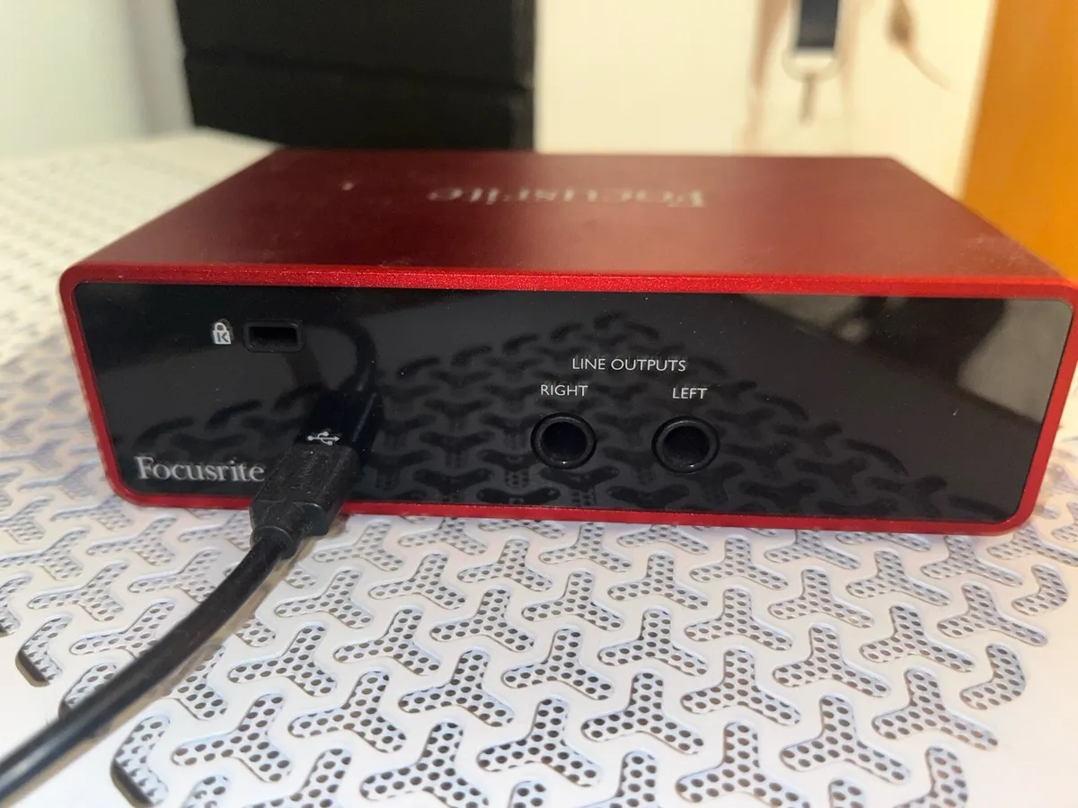 Focusrite Scarlett solo 3rd gen usb audio interfac - Image 3