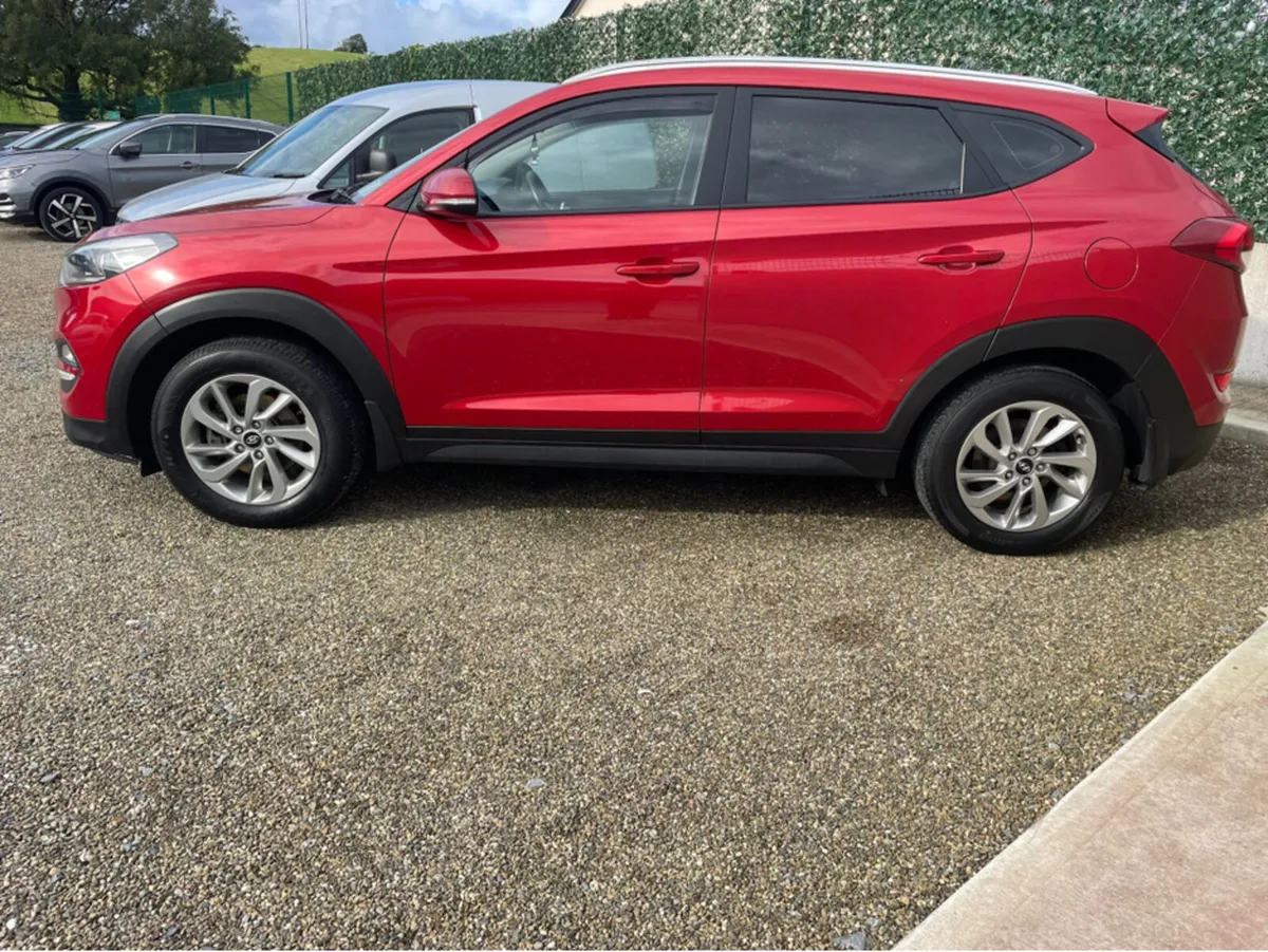 Hyundai Tucson 1.7 SE NAV 116PS 5DR - Image 3