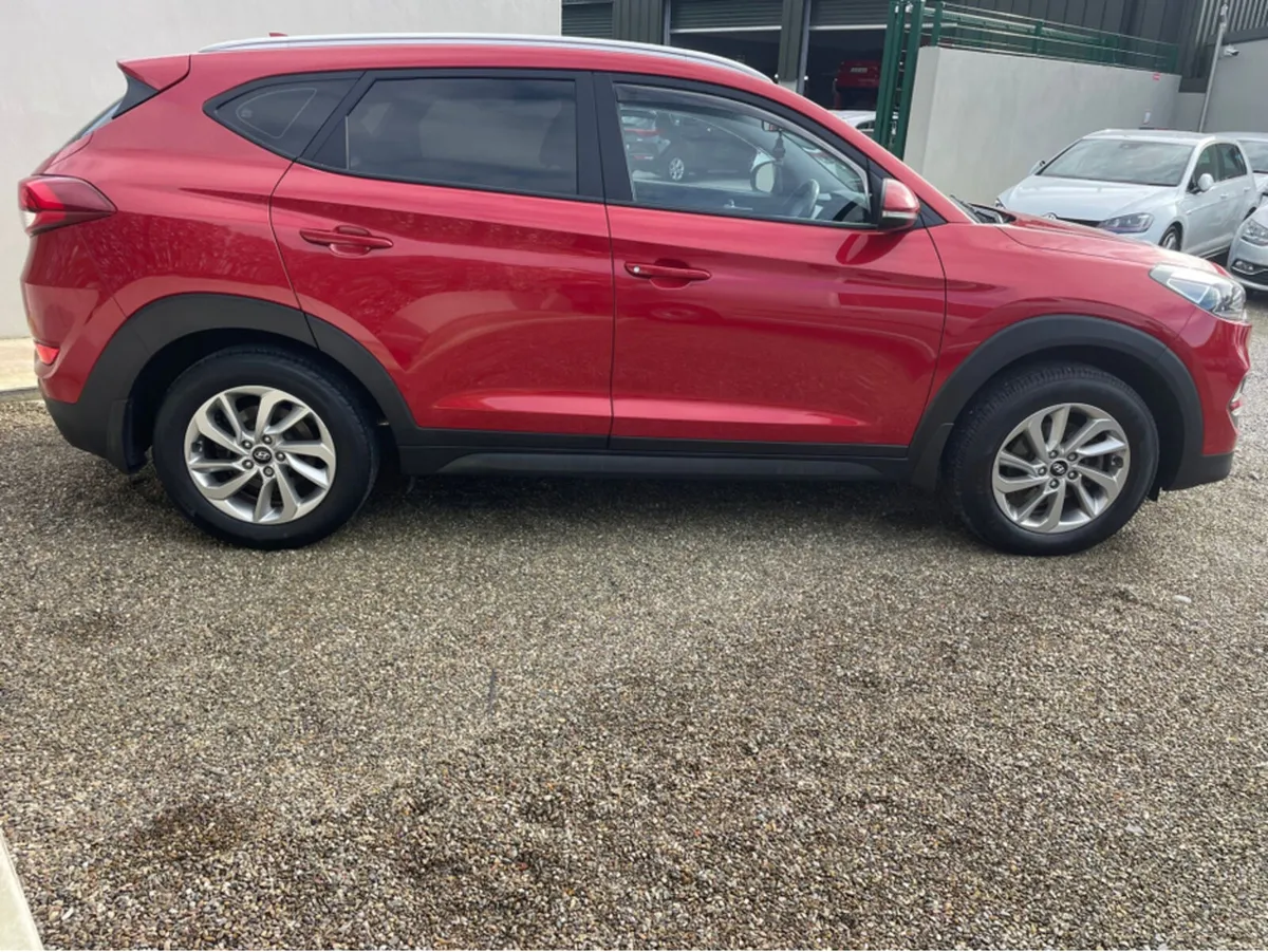 Hyundai Tucson 1.7 SE NAV 116PS 5DR - Image 4