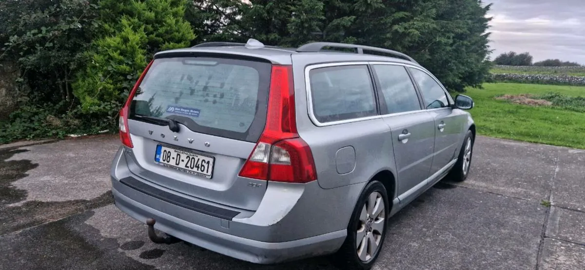 2008 Volvo V70 Estate – Reliable, Manual, Towbar - Image 1