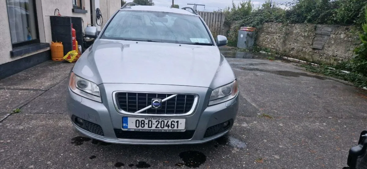 2008 Volvo V70 Estate – Reliable, Manual, Towbar - Image 3