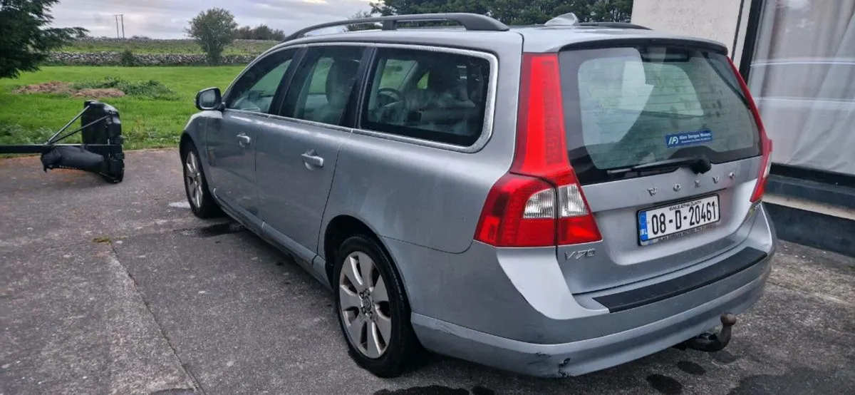 2008 Volvo V70 Estate – Reliable, Manual, Towbar - Image 4