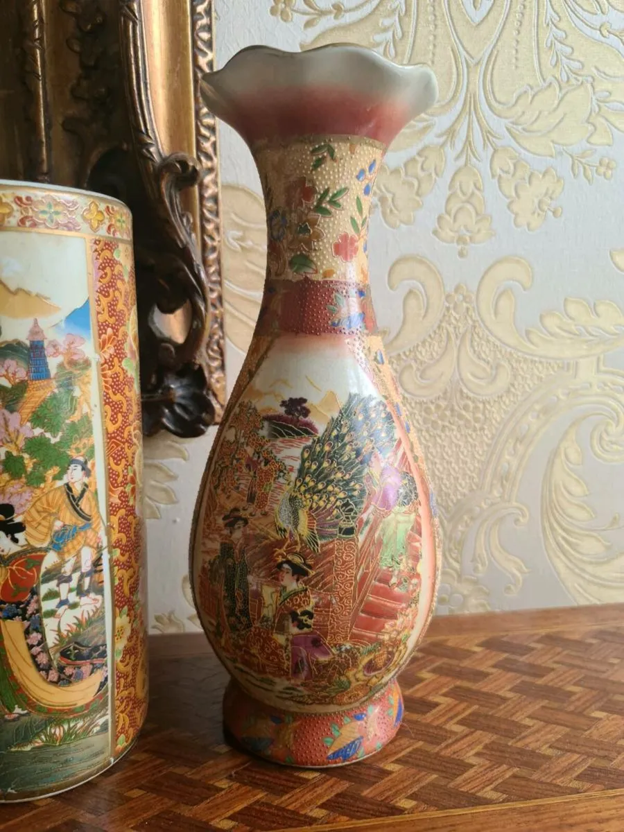 Satsuma vases POSTAGE AVAILABLE - Image 3