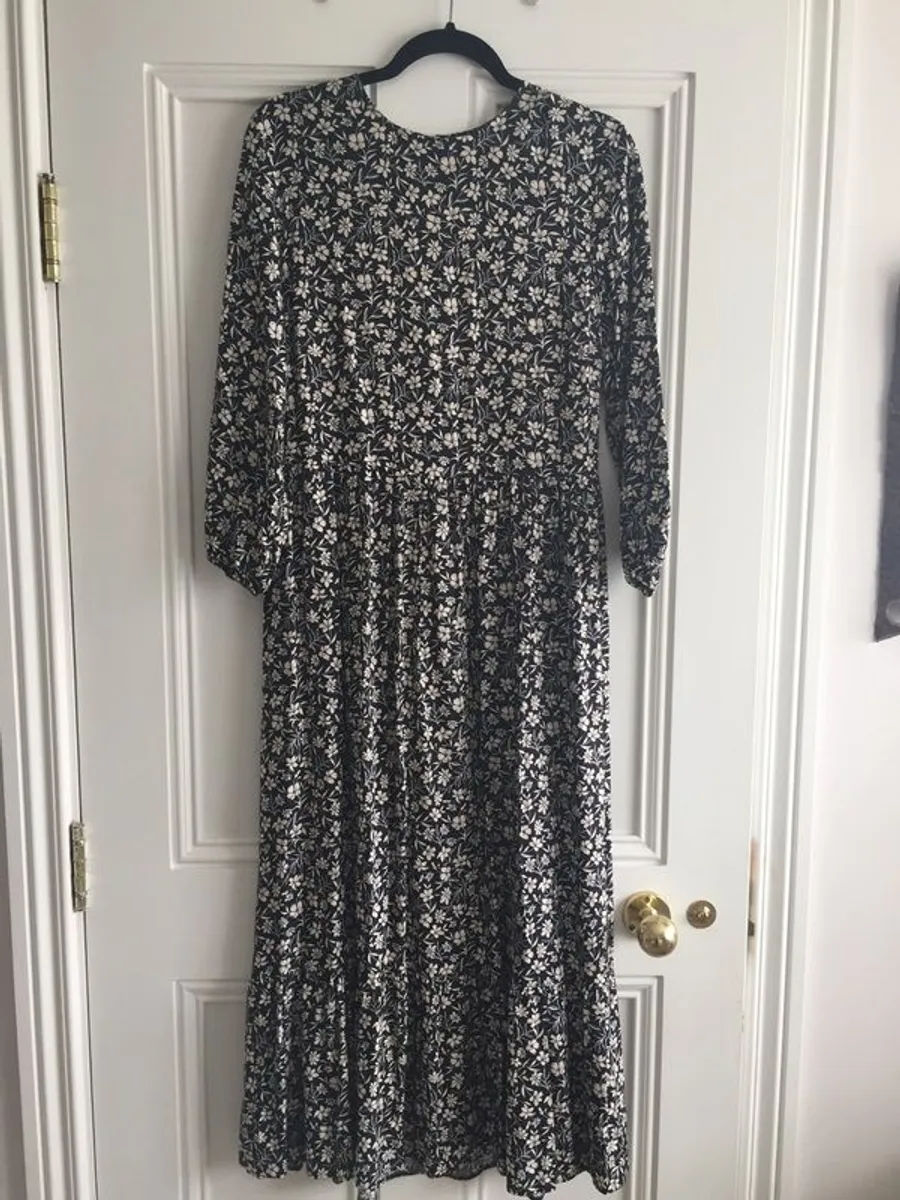 Brand New Ladies Dresses / Jumpsuit: Size 10 Lots To Choose From - Image 2