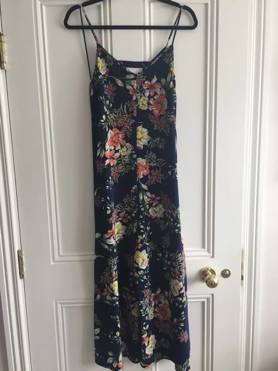 Brand New Ladies Dresses / Jumpsuit: Size 10 Lots To Choose From - Image 4