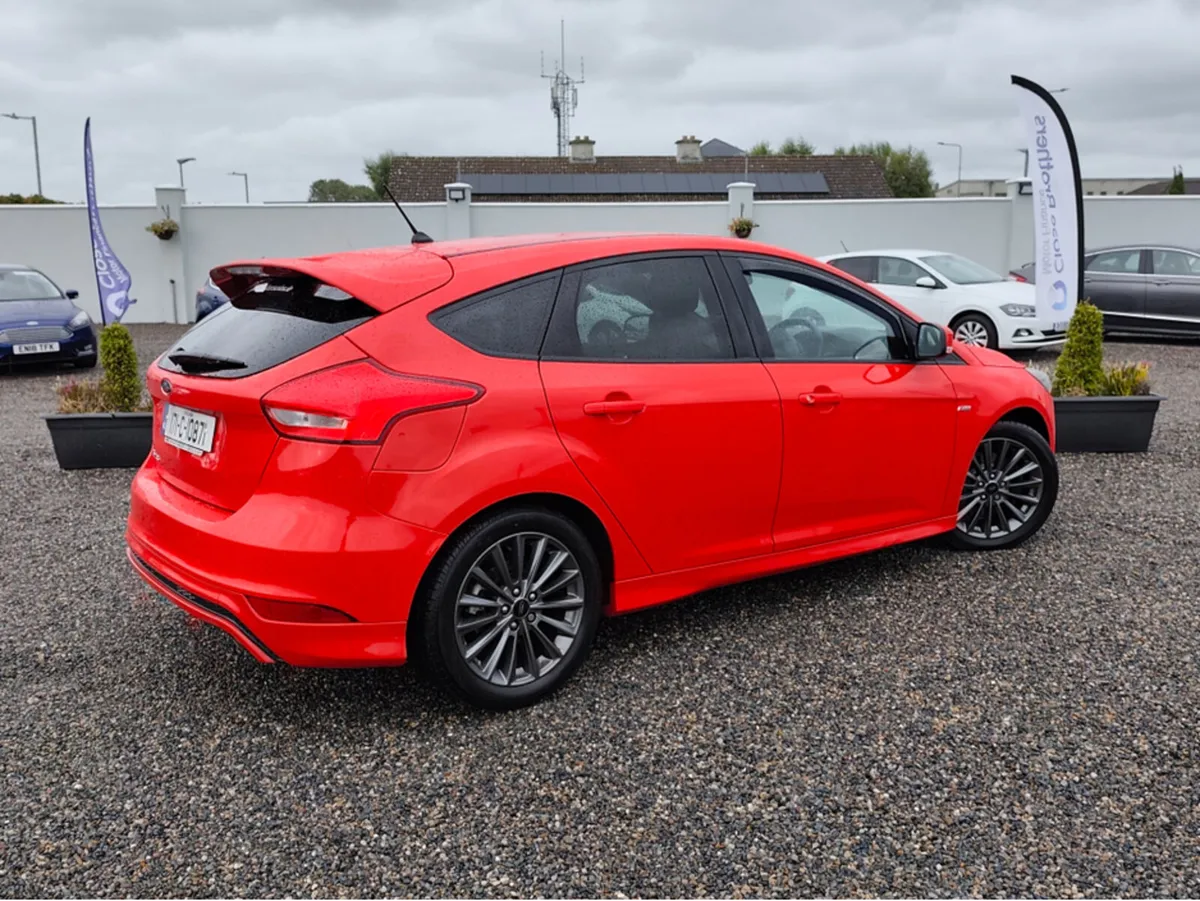 Ford Focus ST-LINE 2.0 TD 150PS 6SPEED 4DR - Image 2