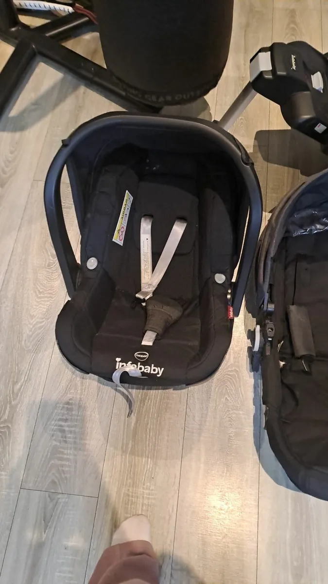 Infababy Travel system with Isofix base - Image 1