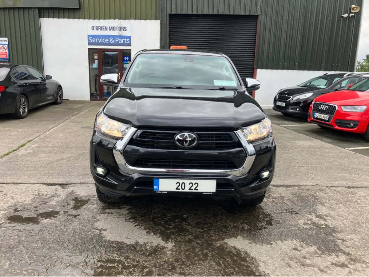 Toyota Hilux ICON D-4D 4WD DCB - Image 2
