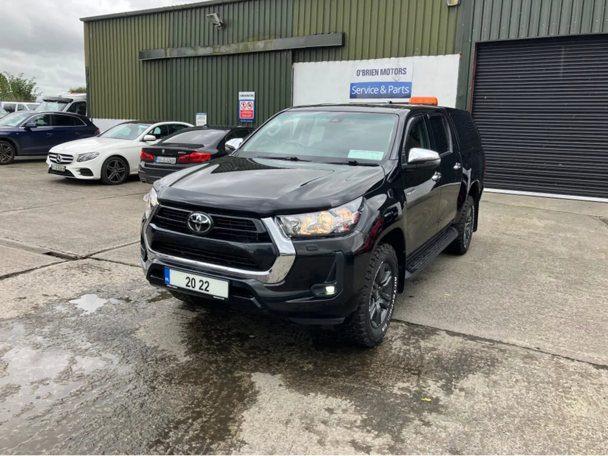 Toyota Hilux ICON D-4D 4WD DCB - Image 3