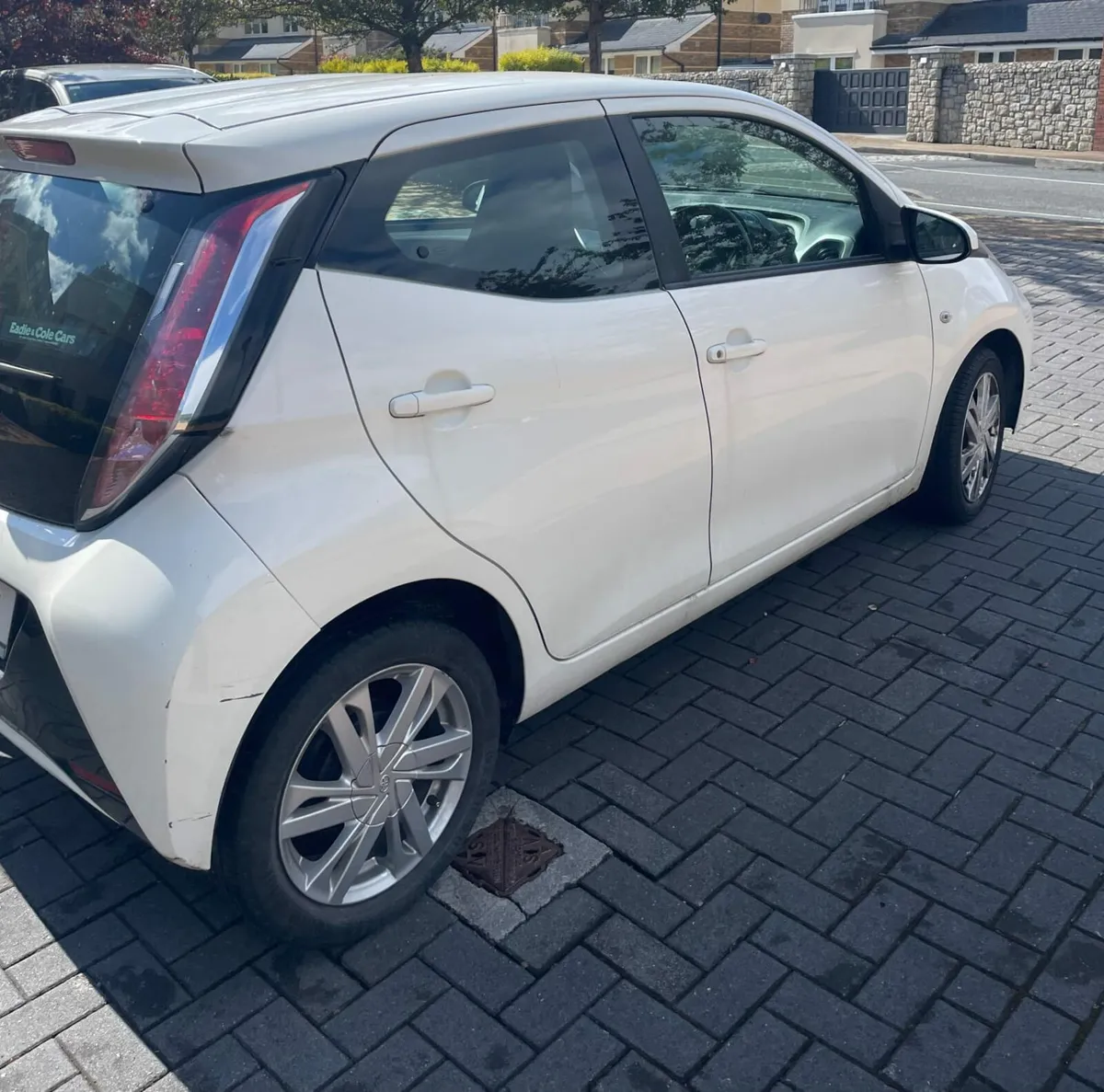 Car - Image 3