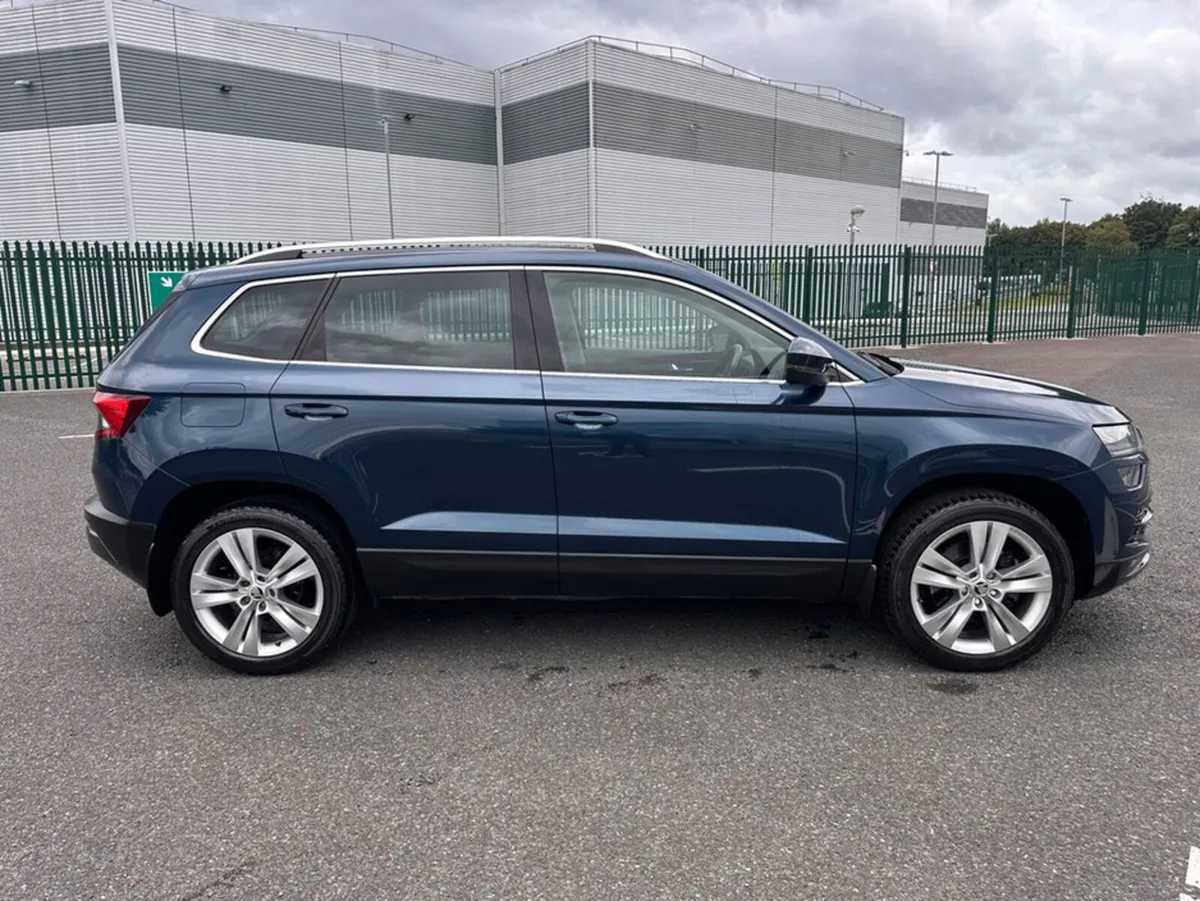 Skoda Karoq 1.6 TDI, STYLE MODEL, LOW MILEAGE, NEW - Image 2