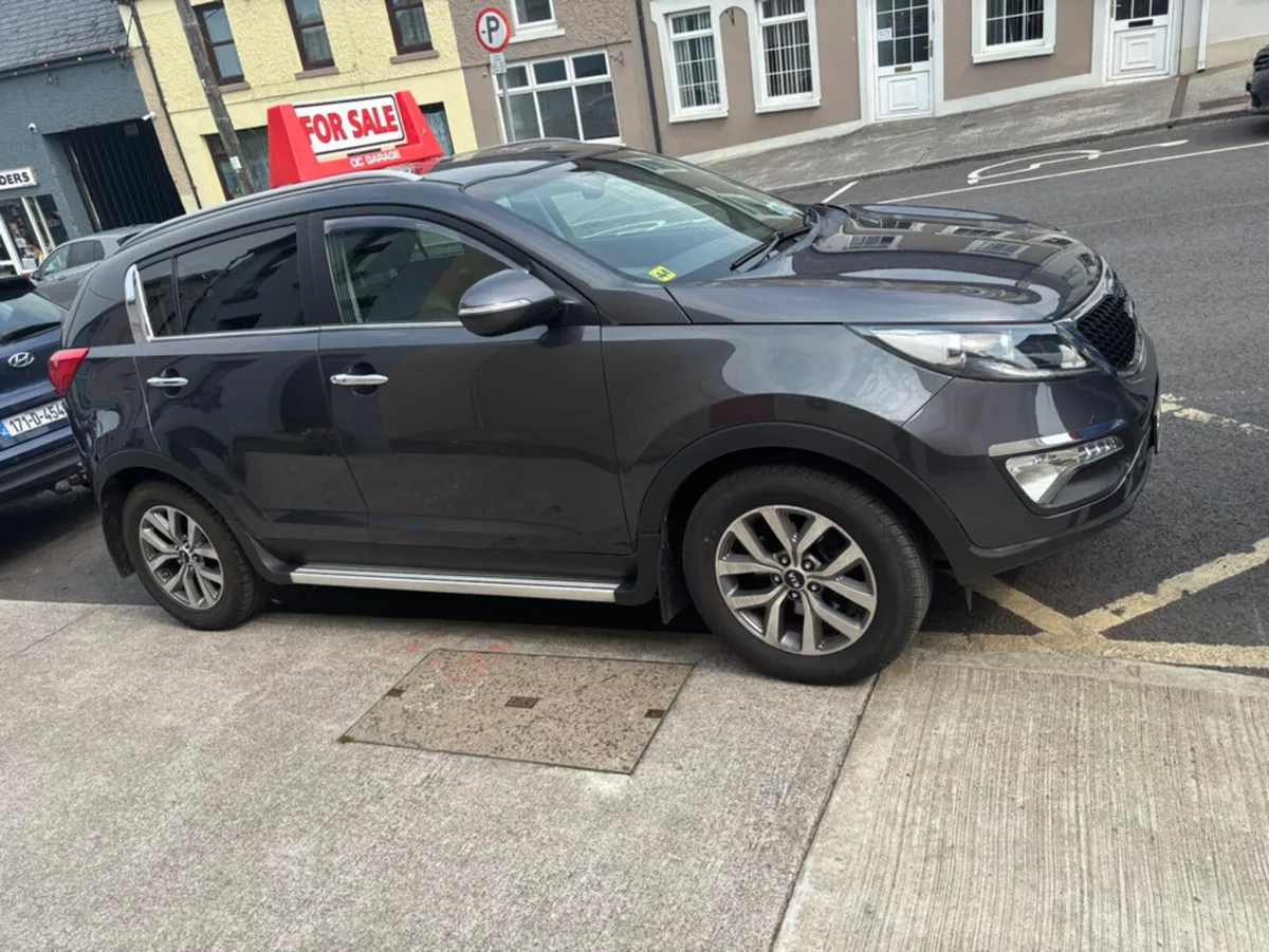 Kia Sportage PLATINUM SE 4DR - Image 2