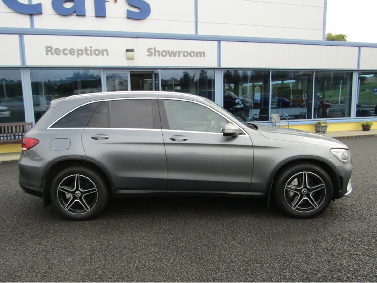 Mercedes-Benz GL-Class D 4MATIC AMG LINE - Image 3