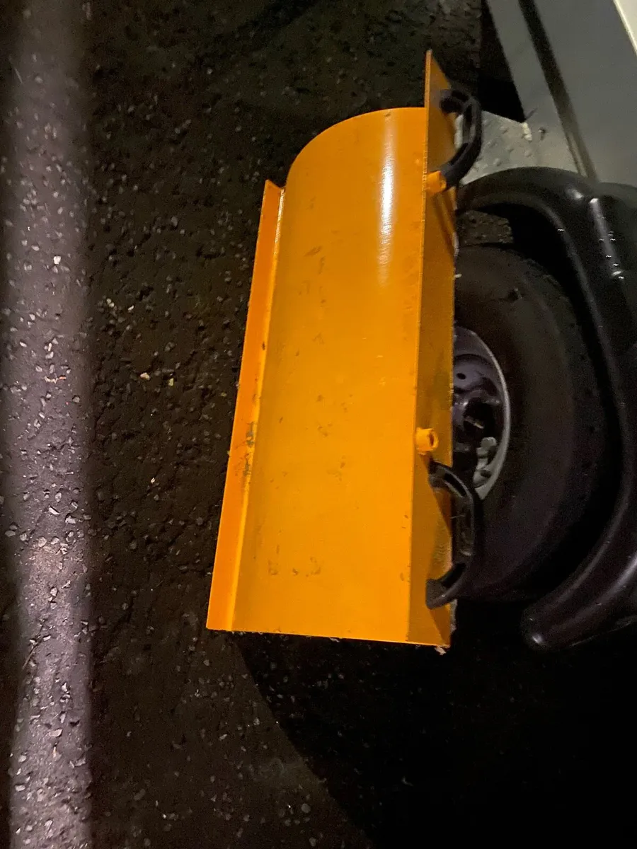 Yard sweeper - Image 2