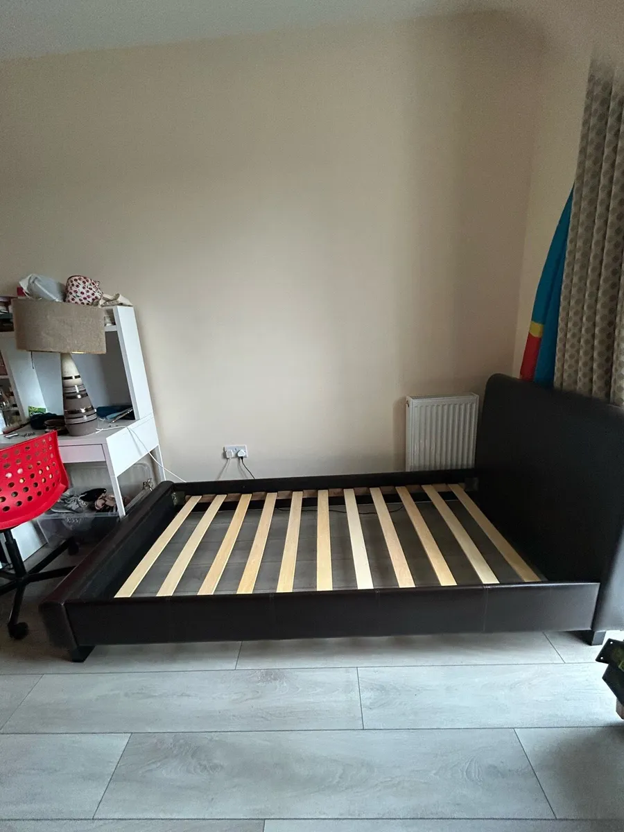Single bed - Image 1