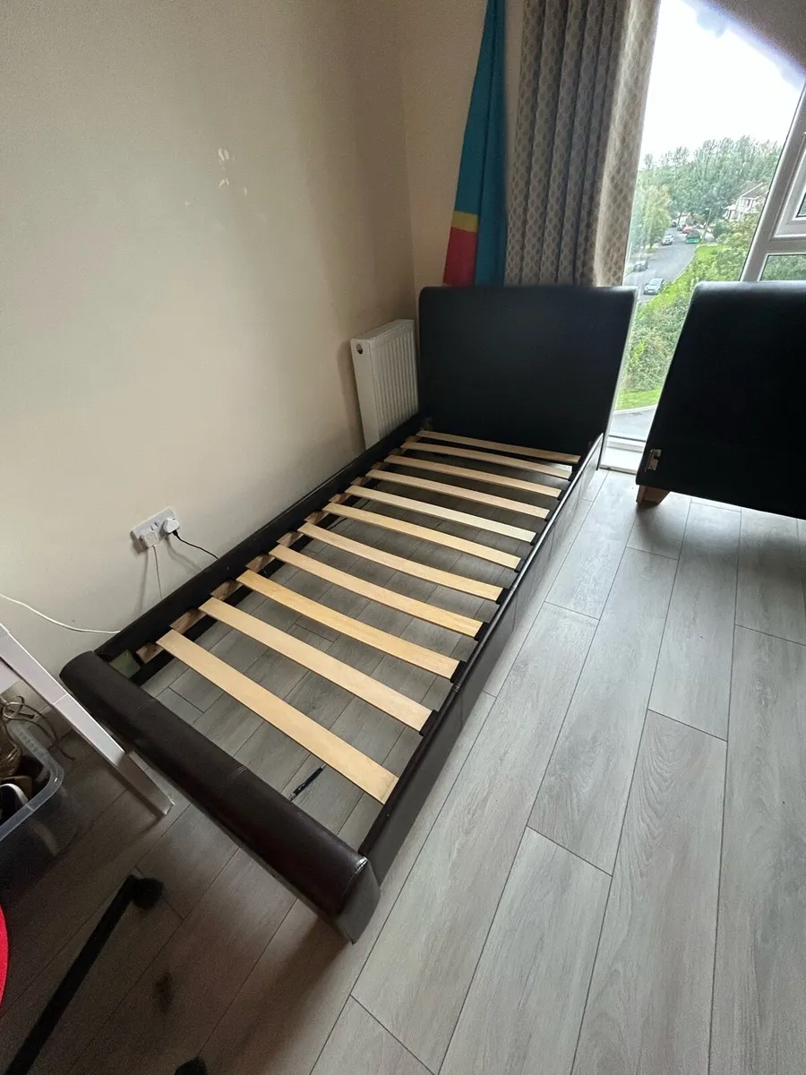 Single bed - Image 2