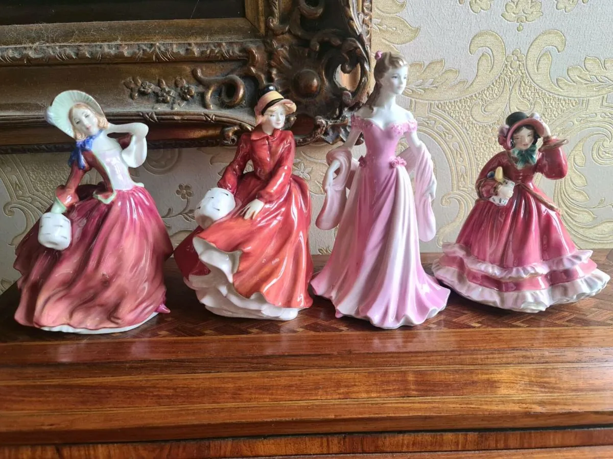 A selection of vintage Royal doulton figurines - Image 1