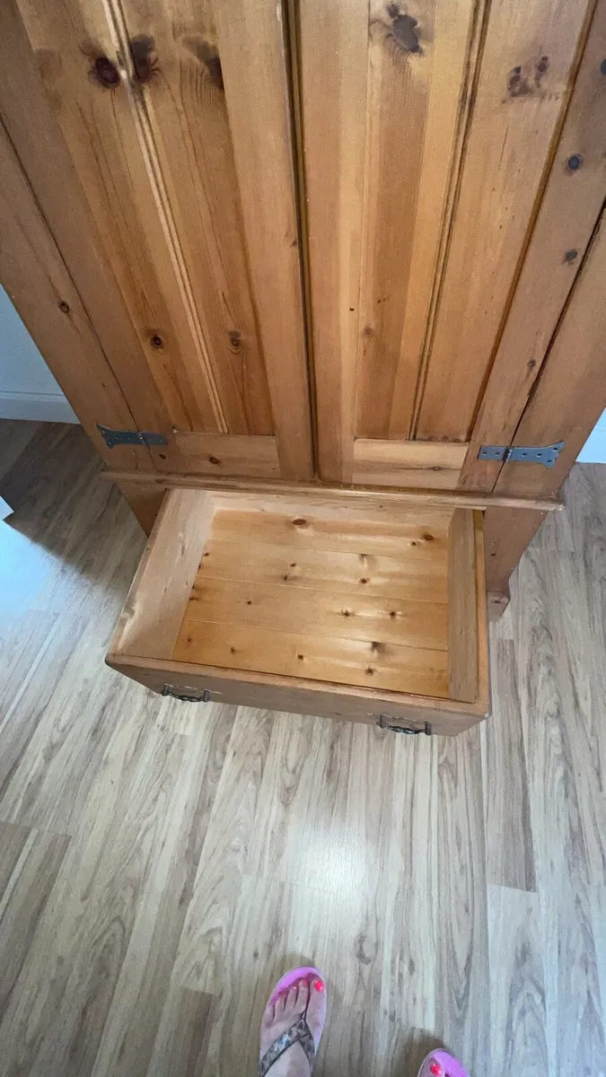 Solid pine wardrobe - Image 2