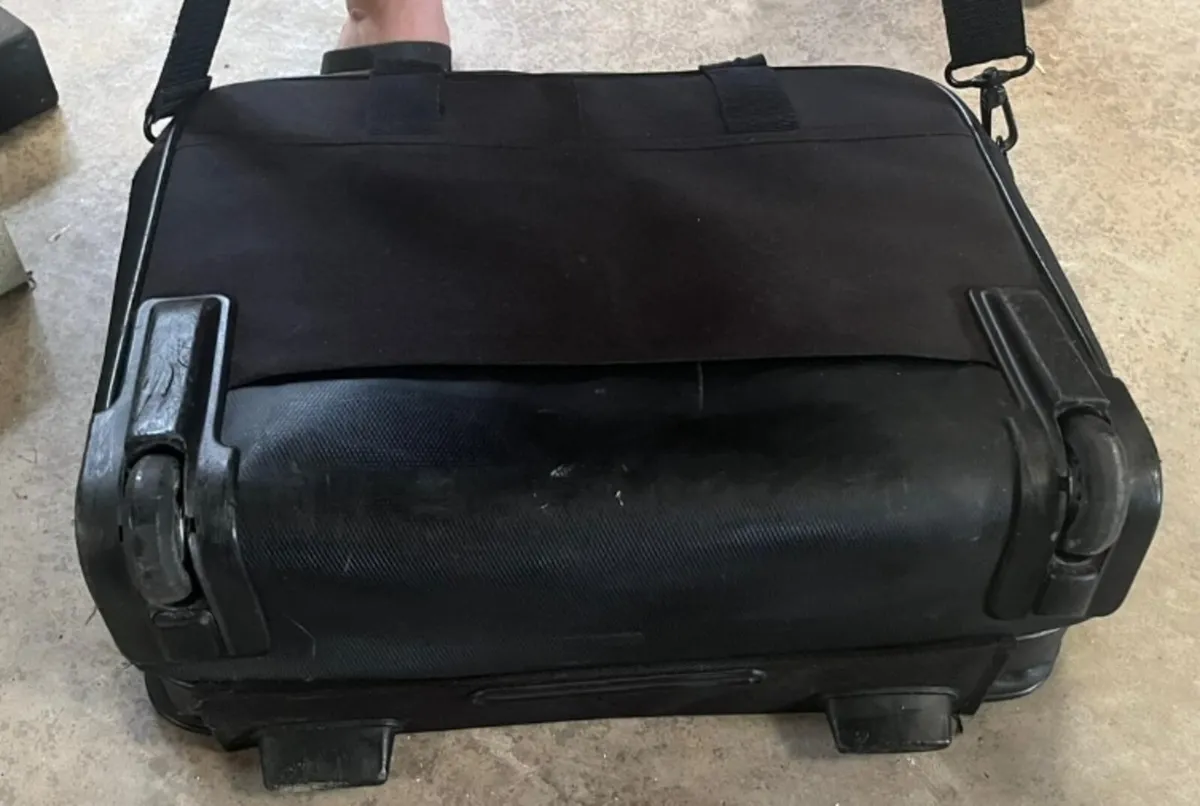 Samsung Rolling Shoulder Bag - Image 3