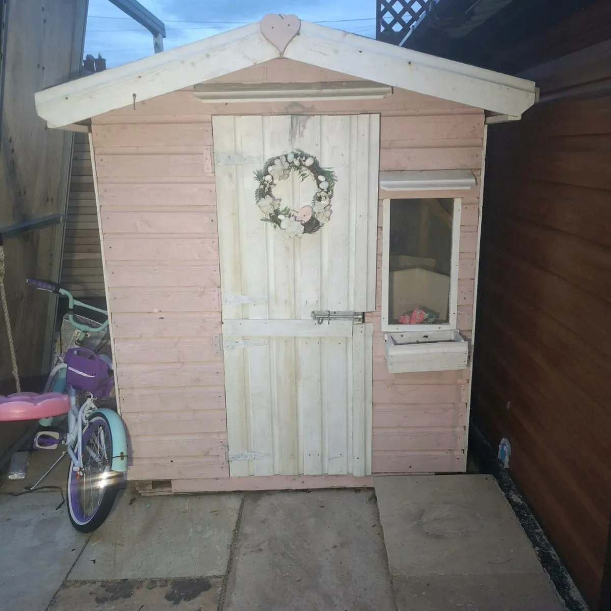 Kids playhouse or small shed - Image 1