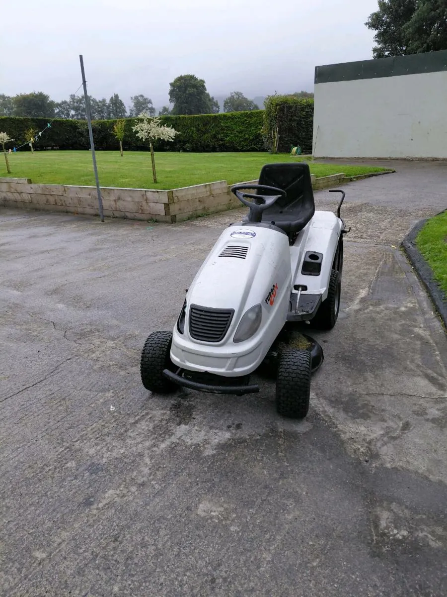 Ride on lawnmower - Image 2