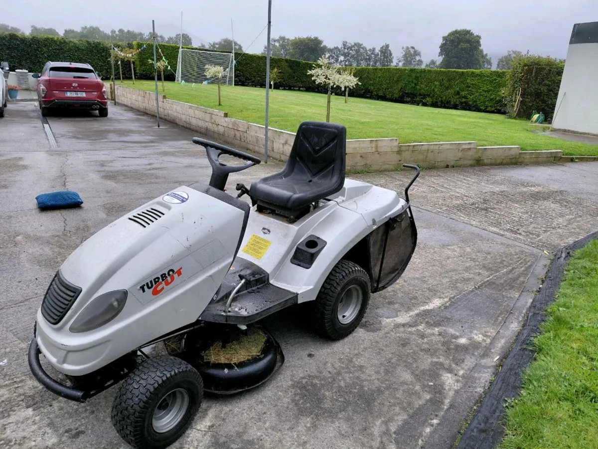Ride on lawnmower - Image 3