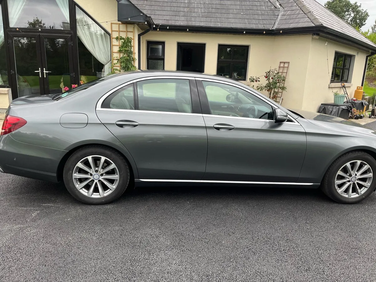 Car - Image 3
