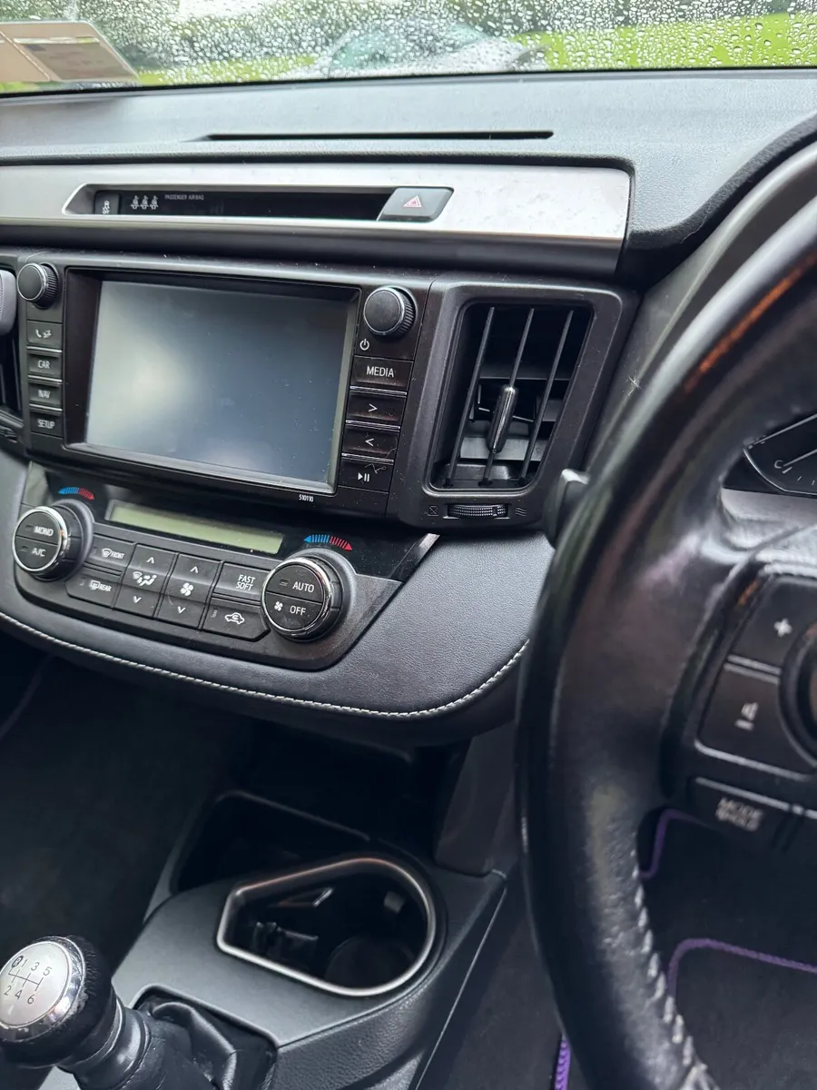 car - Image 3