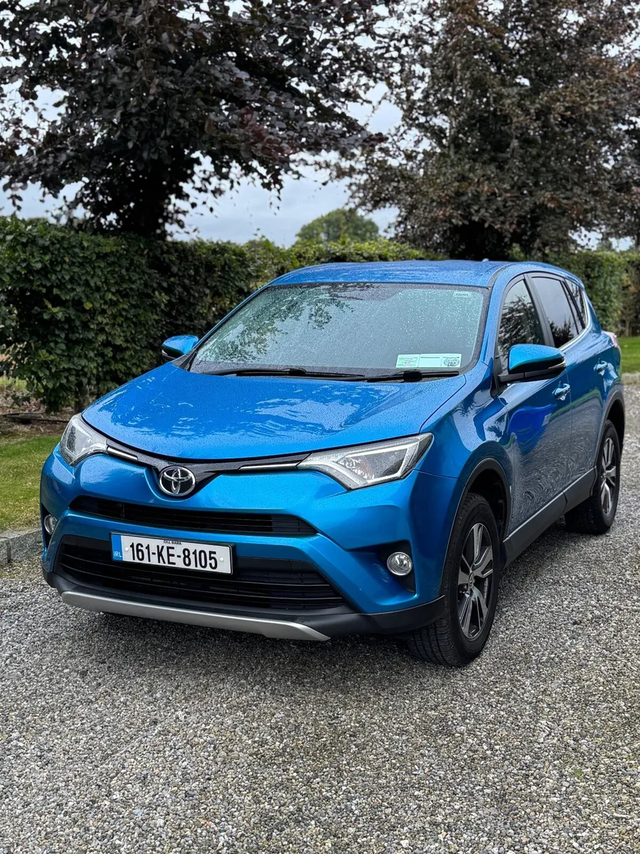 car - Image 1