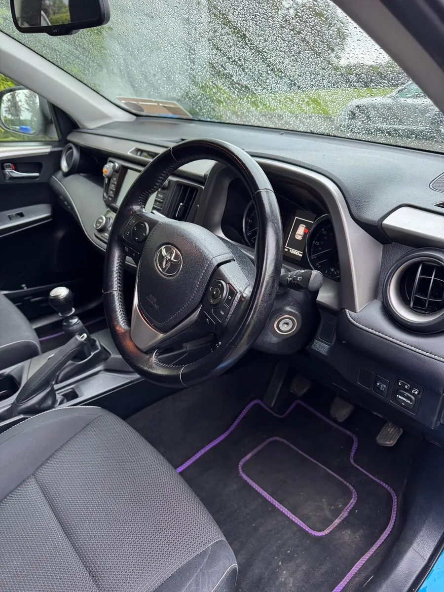 car - Image 4