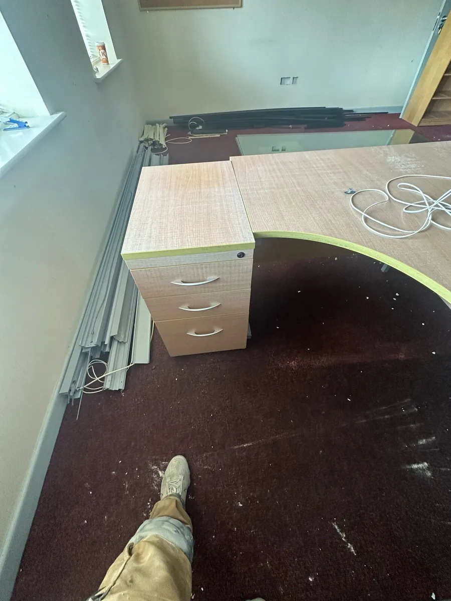 Office furniture - Image 2