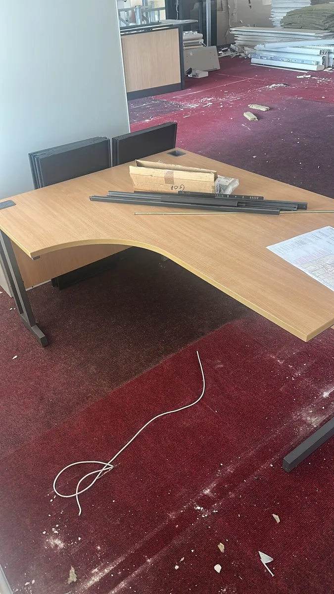 Office furniture - Image 3