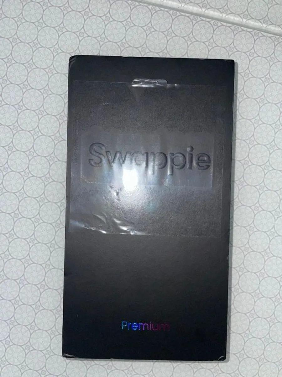 iPhone 13 - Image 2